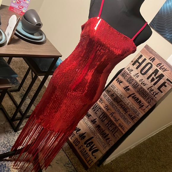 OMG!!!! Sequin Sequin and more Sequin - Picture 1 of 7